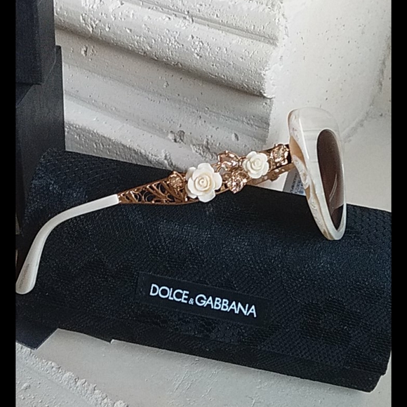 Glasses - Picture 2 of 2